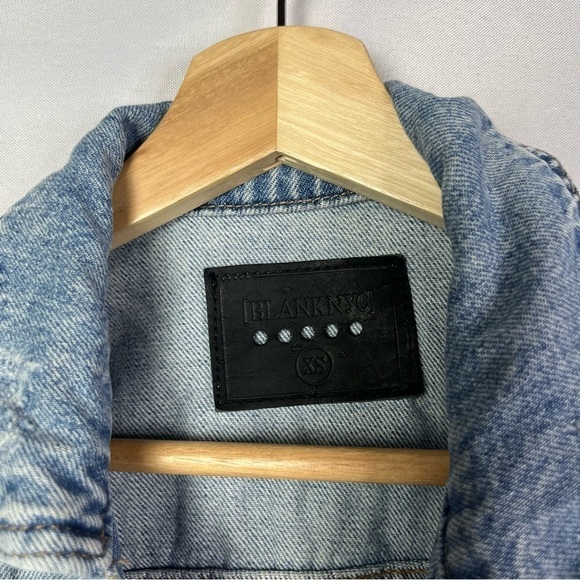 Blank NYC Blue Frayed Hem Denim Trucker Jacket XS - Picture 6 of 6